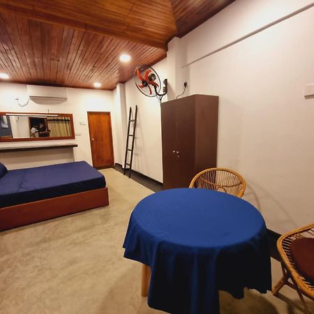 Sandil Surf House Ahangama Extérieur photo